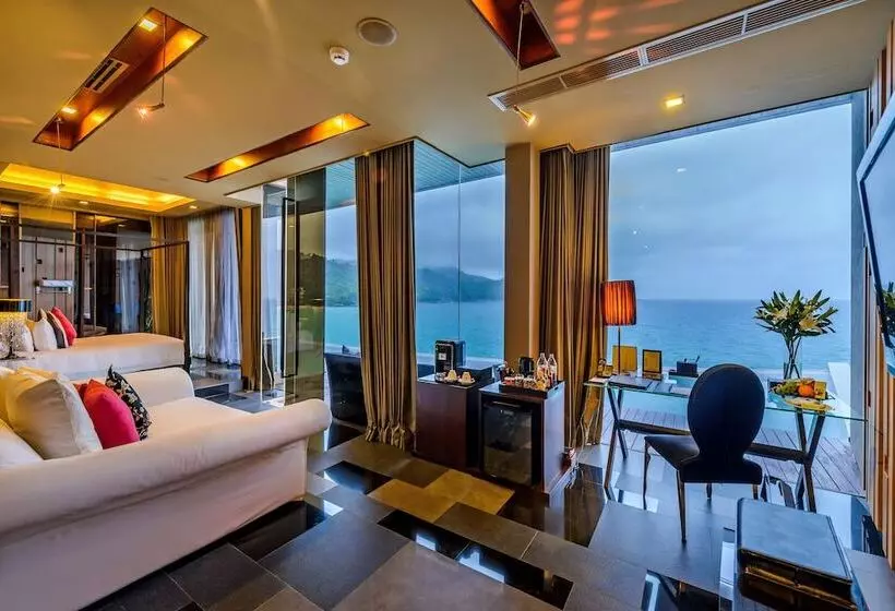 Sviitti Uima-allas, Impiana Private Villas Kata Noi