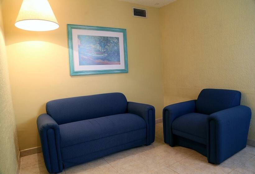 جناح جونيور, Jaragua