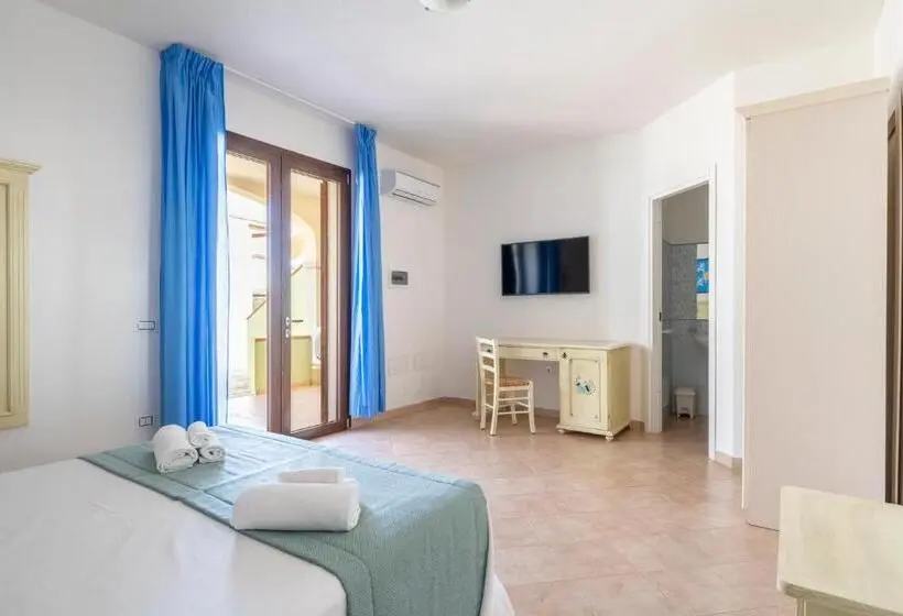 اتاق استاندارد سه نفره, Mimose Beach Village