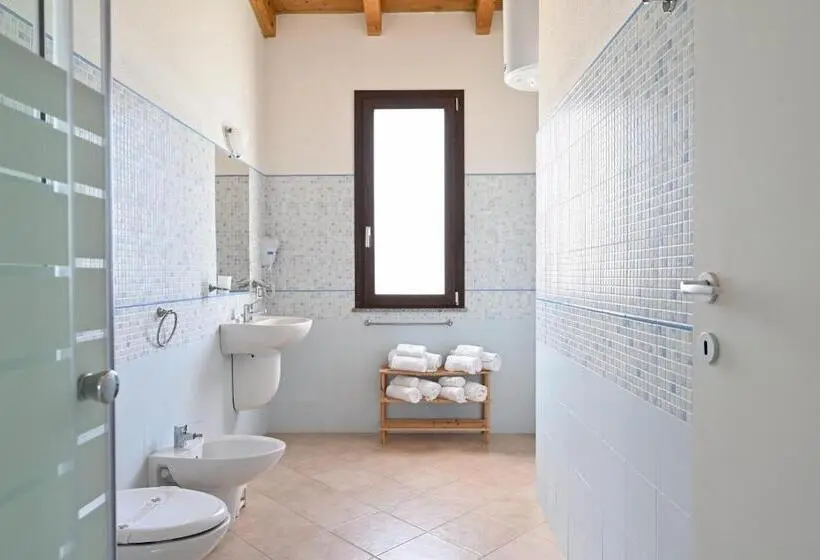 اتاق استاندارد چهار تخته, Mimose Beach Village