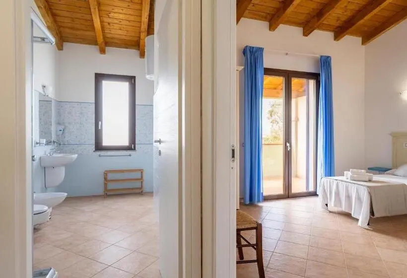 اتاق استاندارد چهار تخته, Mimose Beach Village