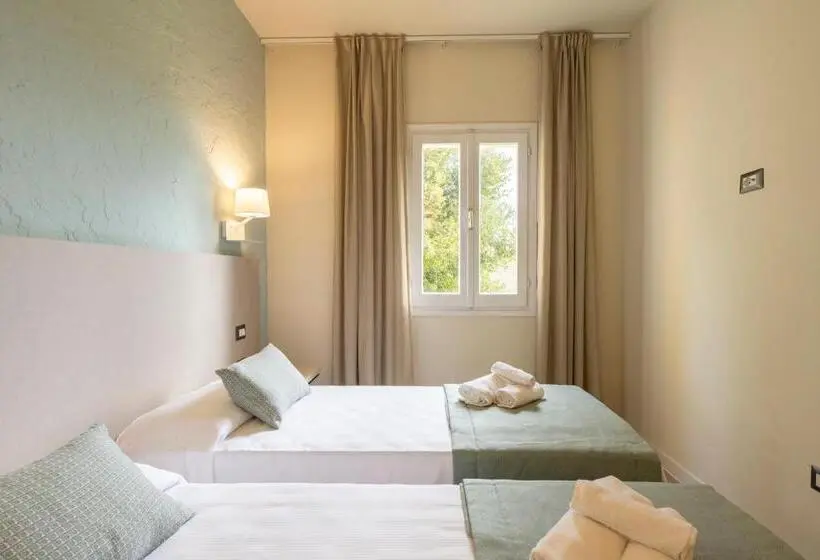 اتاق استاندارد چهار تخته, Mimose Beach Village