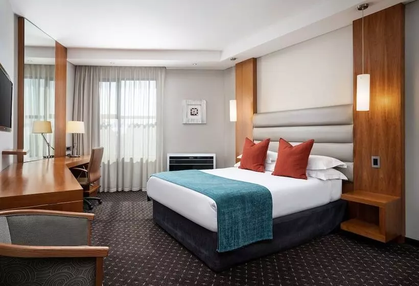 ダブルベッドスタンダードルーム, Premier Hotel O.r. Tambo