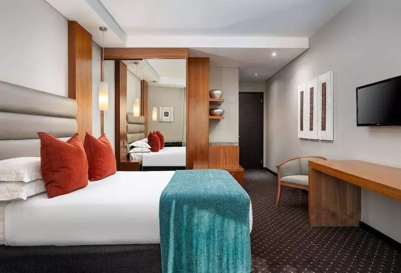 ダブルベッドスタンダードルーム, Premier Hotel O.r. Tambo