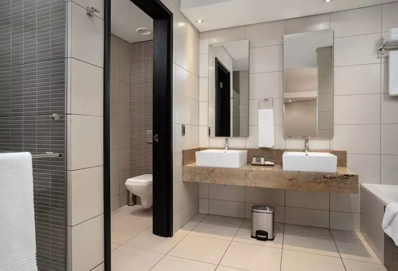 ファミリールーム, Premier Hotel O.r. Tambo