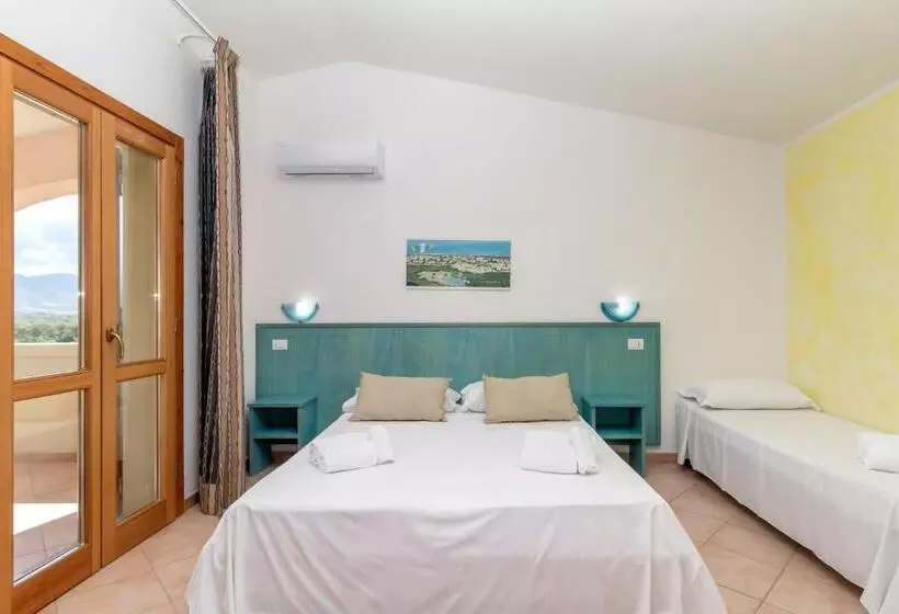اتاق کلاسیک چهارنفره, Mimose Beach Village
