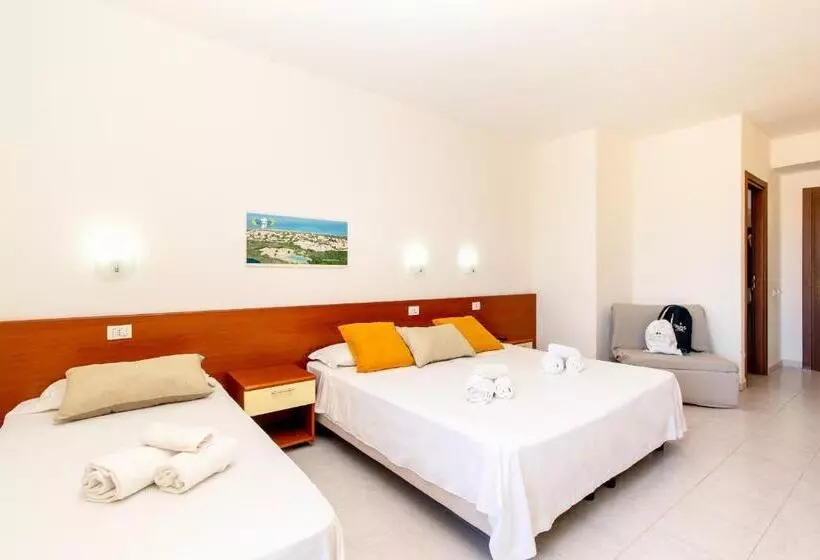اتاق کلاسیک چهارنفره, Mimose Beach Village