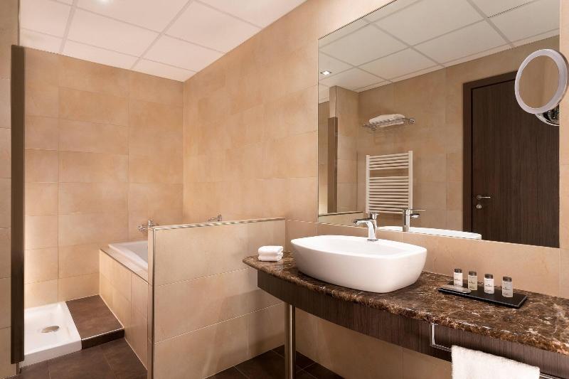 Полулюкс, Sheraton Milan Malpensa Airport Hotel & Conference Centre