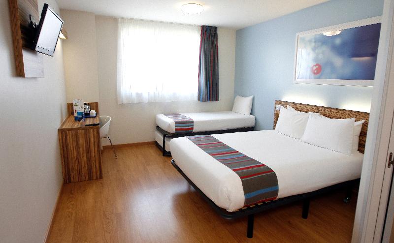 Habitación Familiar, Travelodge Valencia Aeropuerto
