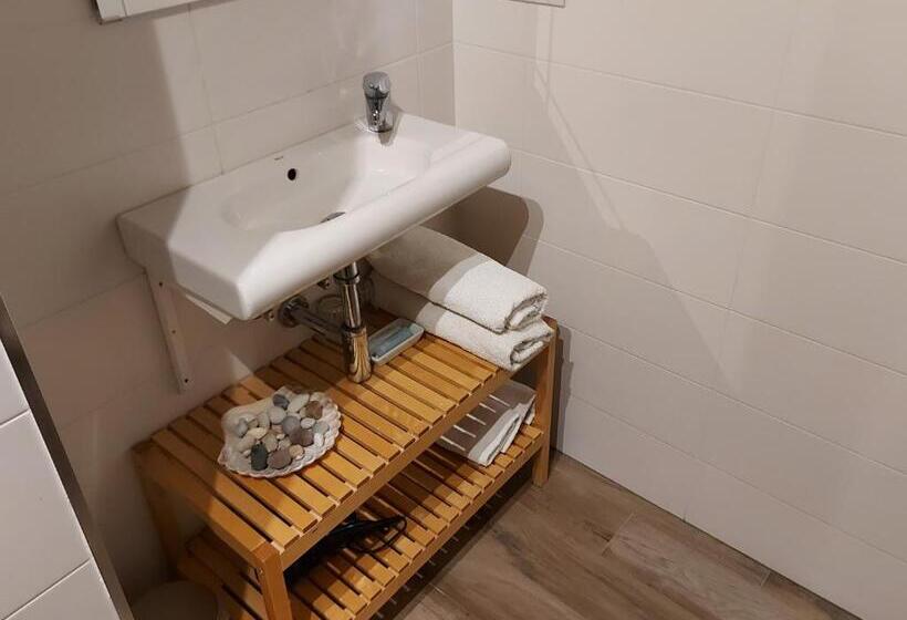 Четырехместный Номер Стандарт, Ultreia