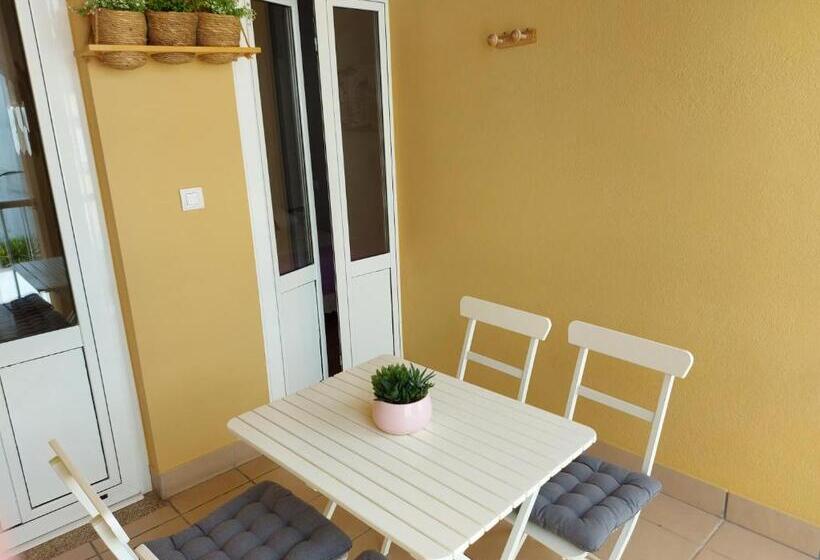 Номер Стандарт, Ultreia