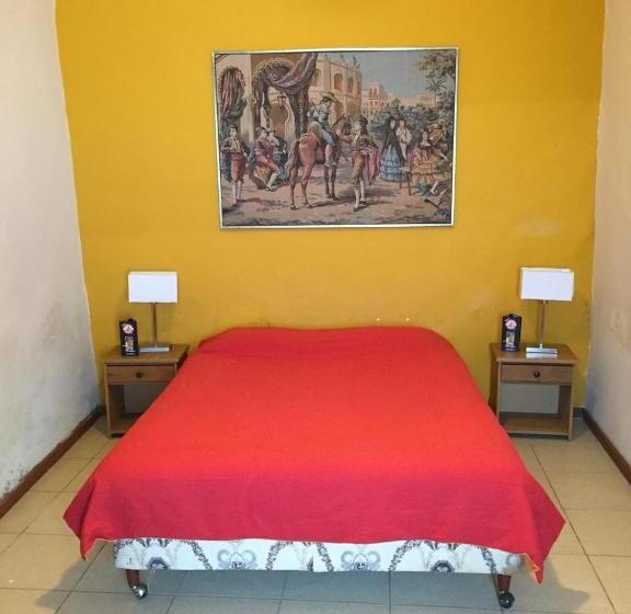 기본 룸 공용 욕실, Flying Dog Hostel Arequipa