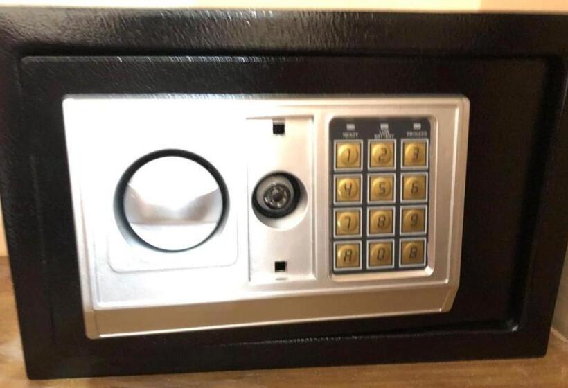 חדר קלאסי לארבעה, Aatrac Iguazú