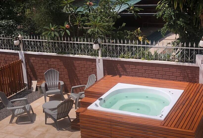 חדר קלאסי לארבעה, Aatrac Iguazú