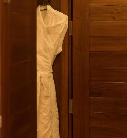 デラックスルーム, Moksha At Kitulgala   Rainforest Boutique