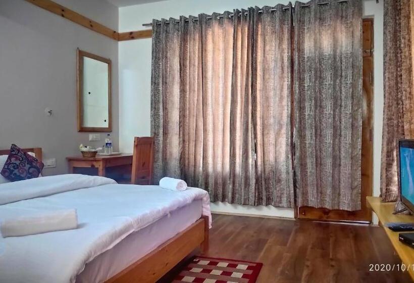 レイクビュースタンダードルーム, Tirthan Grand Riverside