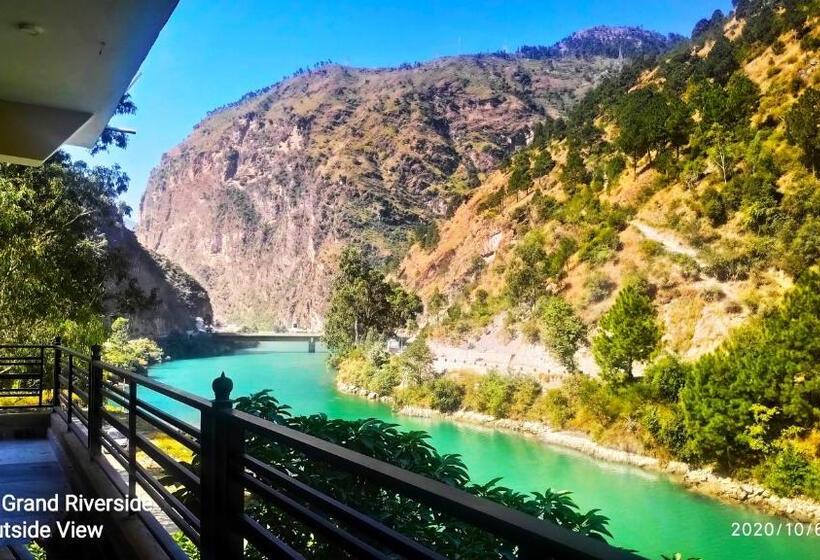 レイクビュースタンダードルーム, Tirthan Grand Riverside