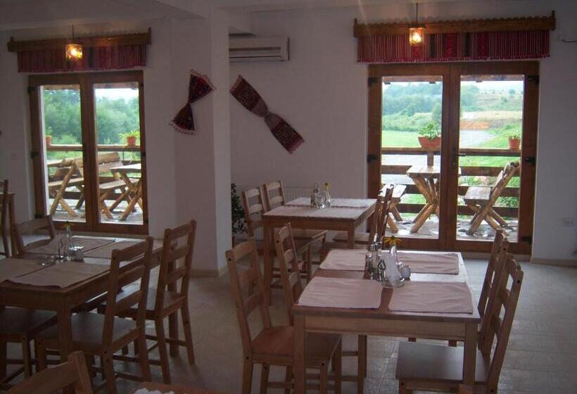 스탠다드 룸, La Curtea Porumbaceana