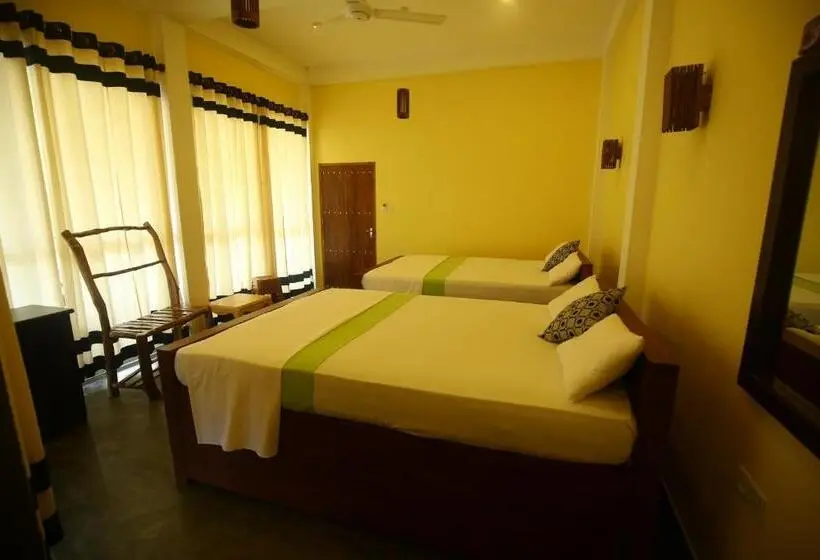 Standard Kolmen Hengen Huone Puutarhanäkymä, Moon Light Guest House