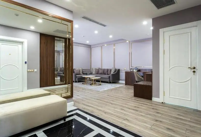 سوئیت با وان آب گرم, Oscar Boutique