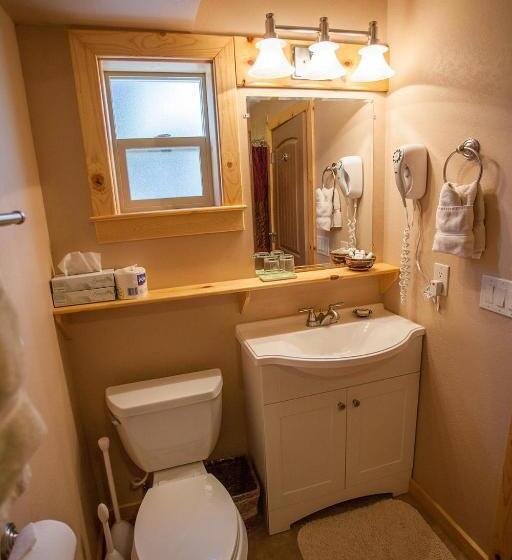 מיטת קינג בסוויטה, Castle Valley Inn