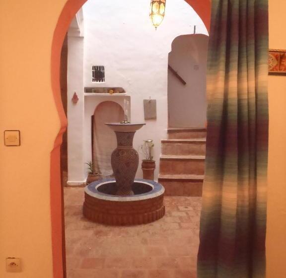 Standard Værelse, Dar Dalia