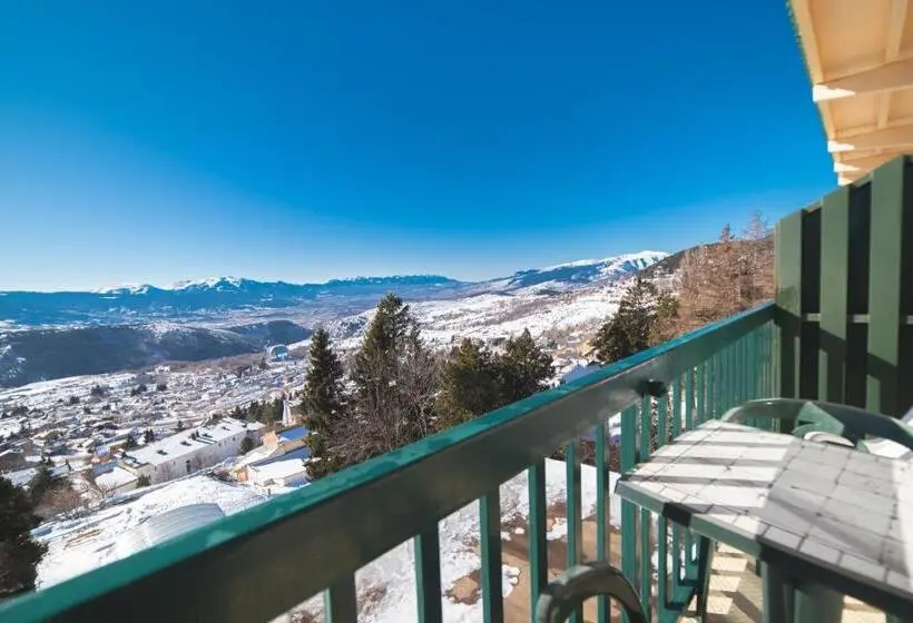 スタンダードトリプルルーム, Des Pyrénées