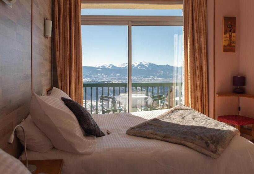 اتاق استاندارد سه نفره, Des Pyrénées