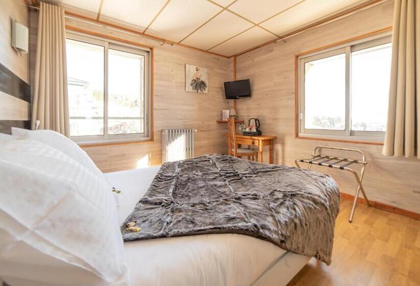 חדר משפחתי נוף להרים, Des Pyrénées