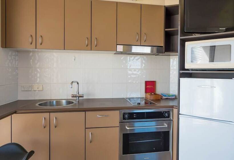 Студия Стандарт, Broadbeach Savannah Resort