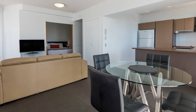 דירת פנטהאוז 1 חדרי שינה, Broadbeach Savannah Resort