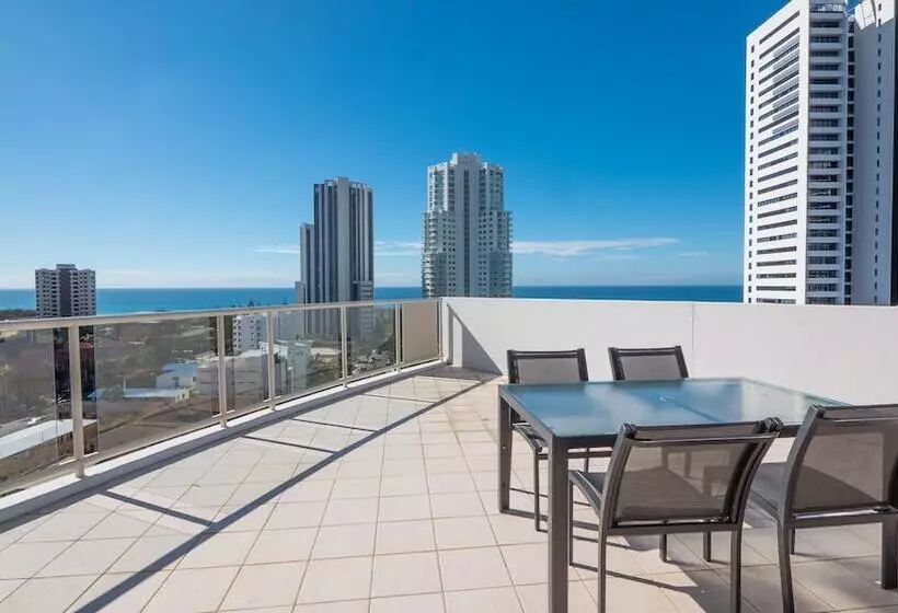 1 Bedroom Penthouse Apartment, Broadbeach Savannah Resort