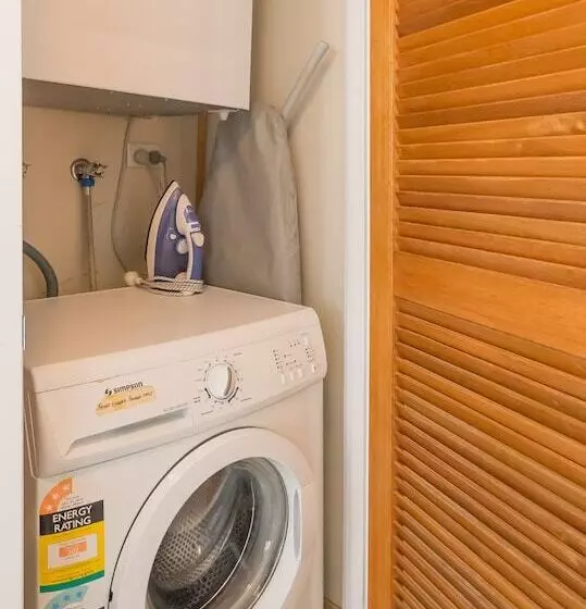 1 Bedroom Penthouse Apartment, Broadbeach Savannah Resort