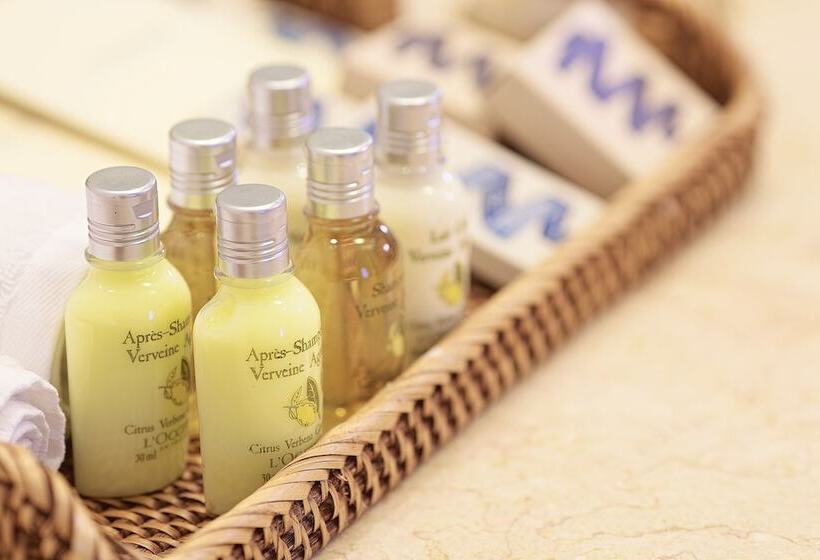 سوییت جونیور, Casablanca Belle & Boutique