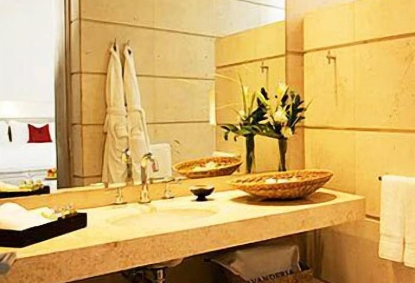 سوییت جونیور, Casablanca Belle & Boutique