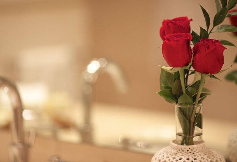 سوییت جونیور, Casablanca Belle & Boutique