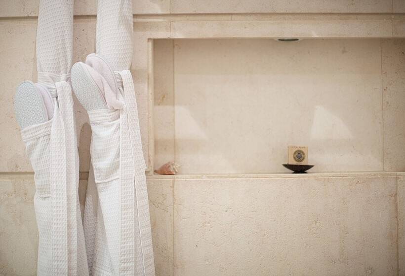 سوییت جونیور, Casablanca Belle & Boutique