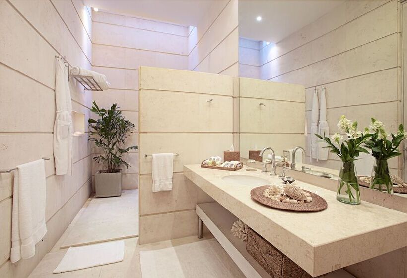 سوییت جونیور, Casablanca Belle & Boutique