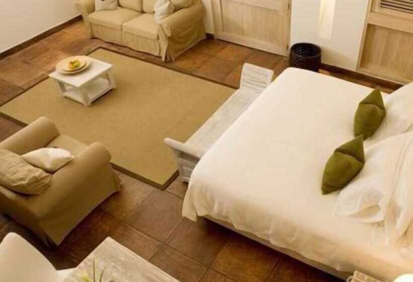 سوییت جونیور, Casablanca Belle & Boutique