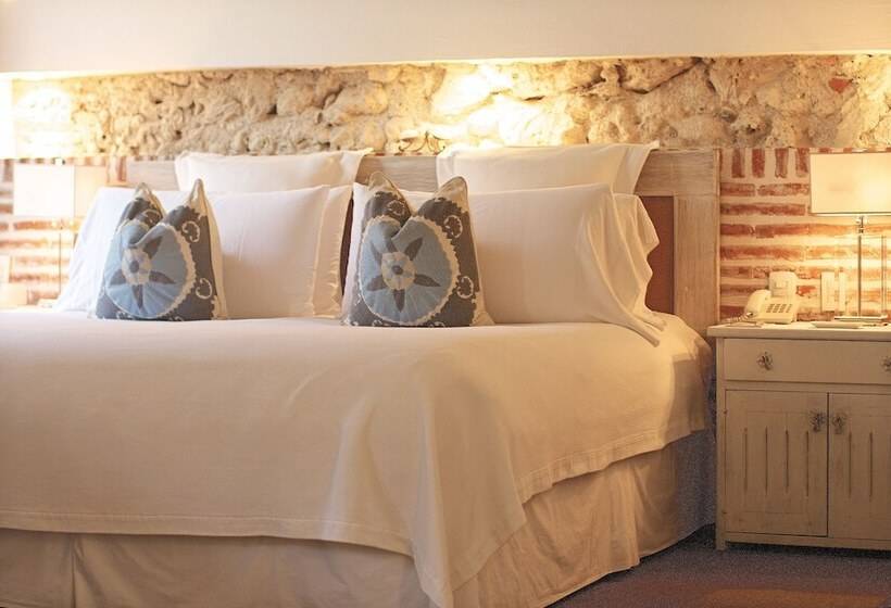 سوییت جونیور, Casablanca Belle & Boutique