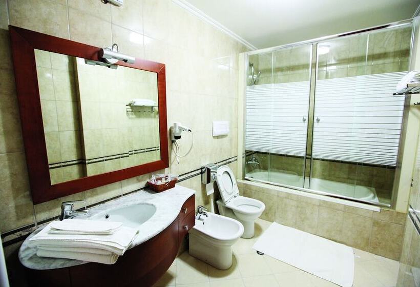 Habitación Estándar Individual, Dinasty