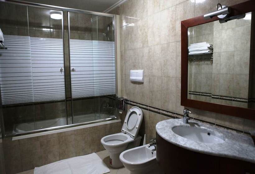 Habitación Familiar, Dinasty