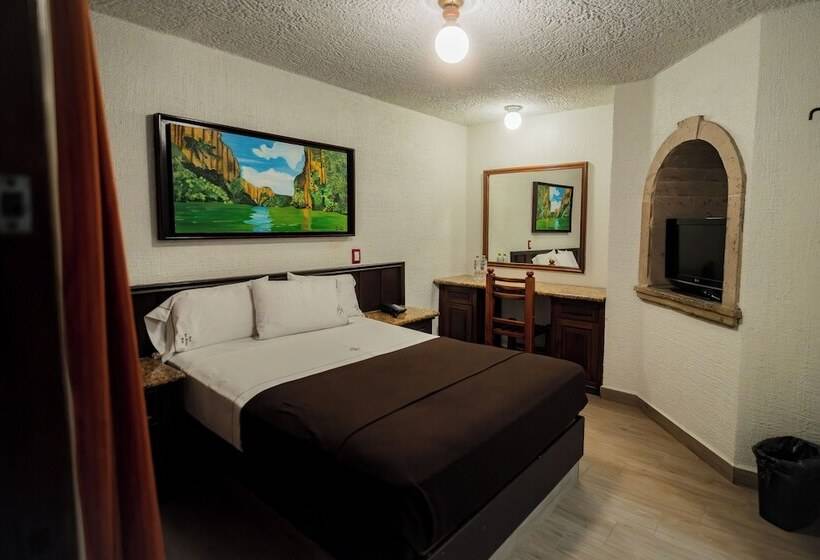 اتاق استاندارد یک نفره, Don Quijote Plaza Guadalajara Centro Historico