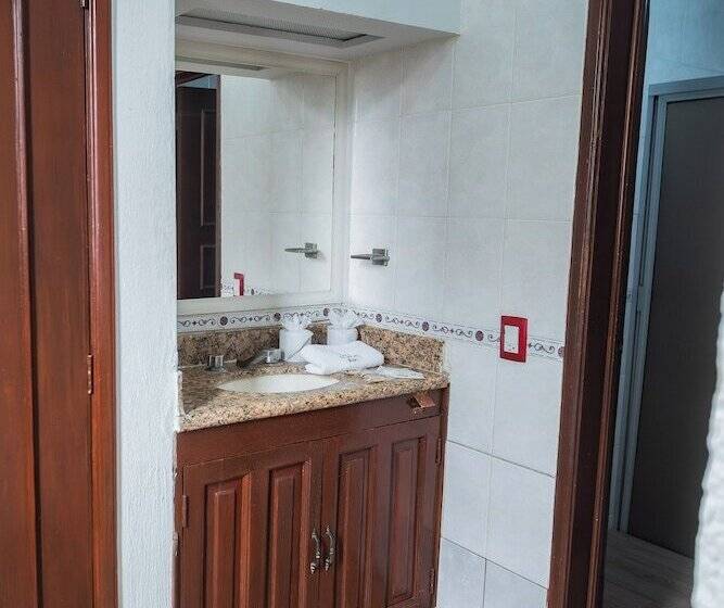 اتاق استاندارد, Don Quijote Plaza Guadalajara Centro Historico