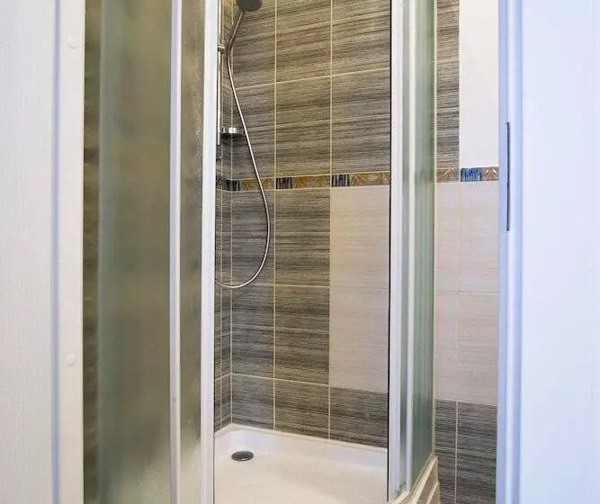 اتاق استاندارد سه نفره, Florens Boutique
