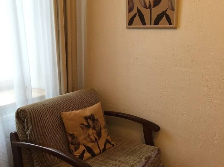 اتاق استاندارد سه نفره, Florens Boutique