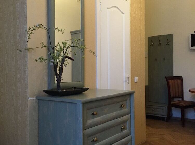 اتاق استاندارد سه نفره, Florens Boutique