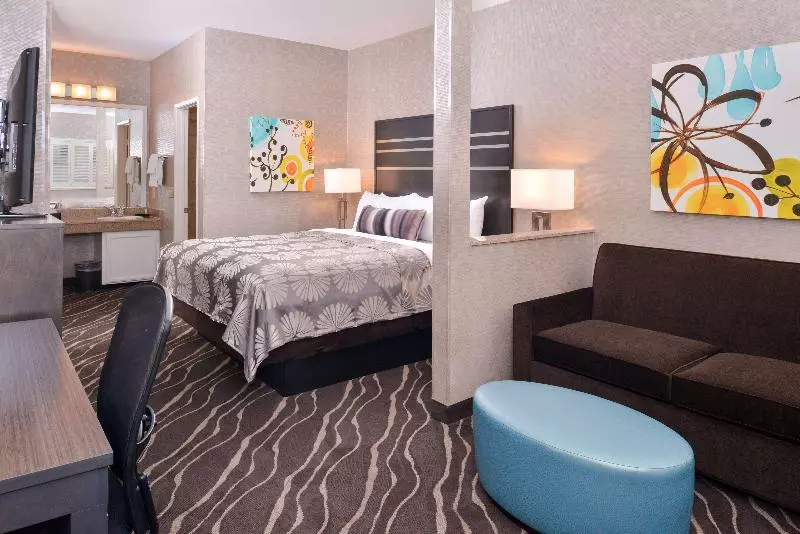 スイート, Holiday Inn Guadalajara Patria-Universidad