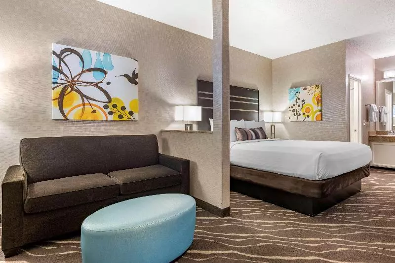 スイート, Holiday Inn Guadalajara Patria-Universidad