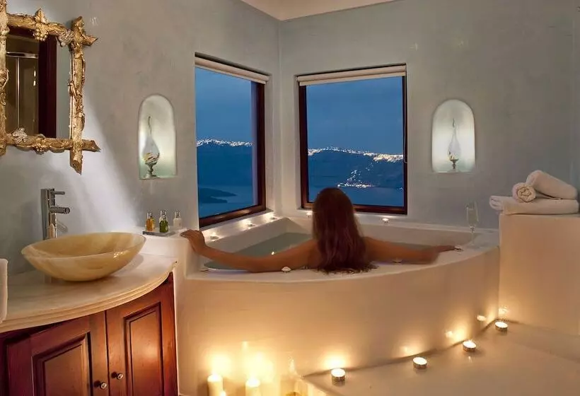 シニアスイート, Maison Des Lys  Luxury Suites